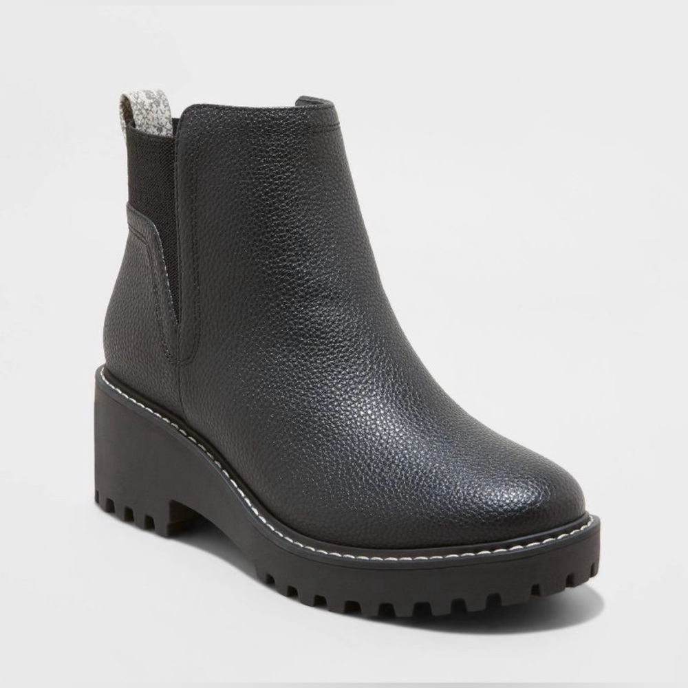 Black Chelsea Ankle Boots sz 9.5 Never Worn